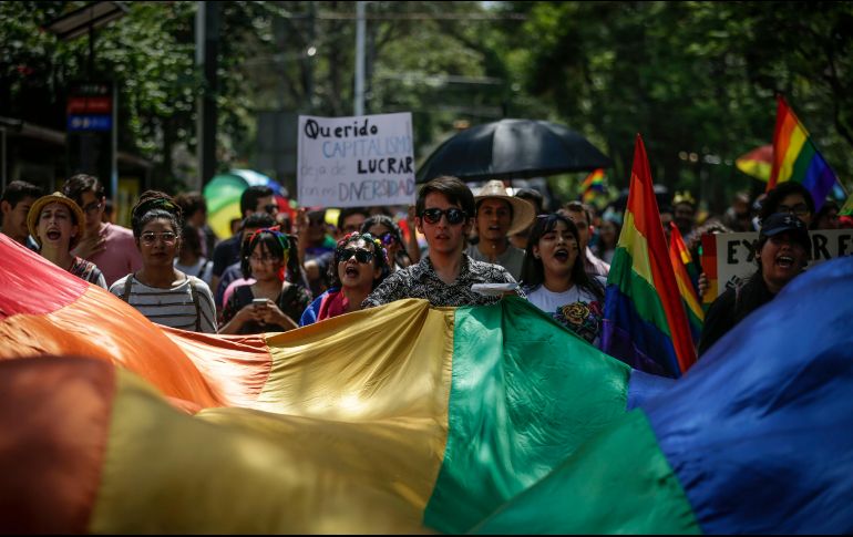 El Presidente de México expresó que: ''Una marcha festiva, alegre, no pusimos ninguna reja, nada, respeto completo. No rayaron las paredes, nada''. EL INFORMADOR / ARCHIVO