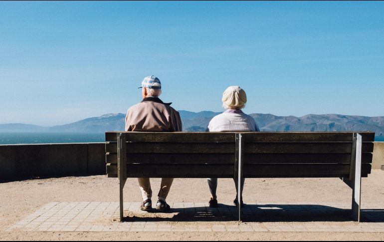 El Parkinson tiene síntomas diferentes en hombres y mujeres, de acuerdo con una de las investigaciones más recientes. ESPECIAL/ Unsplash
