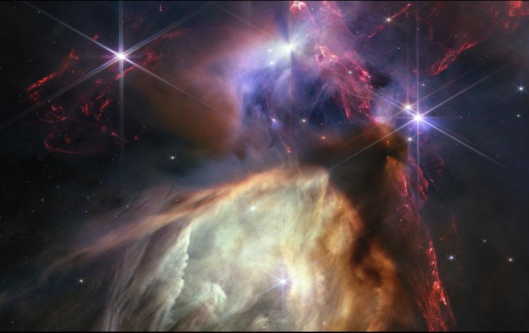 La imagen muestra 50 estrellas recién nacidas en un complejo de nubes a 390 años luz de distancia. AP
