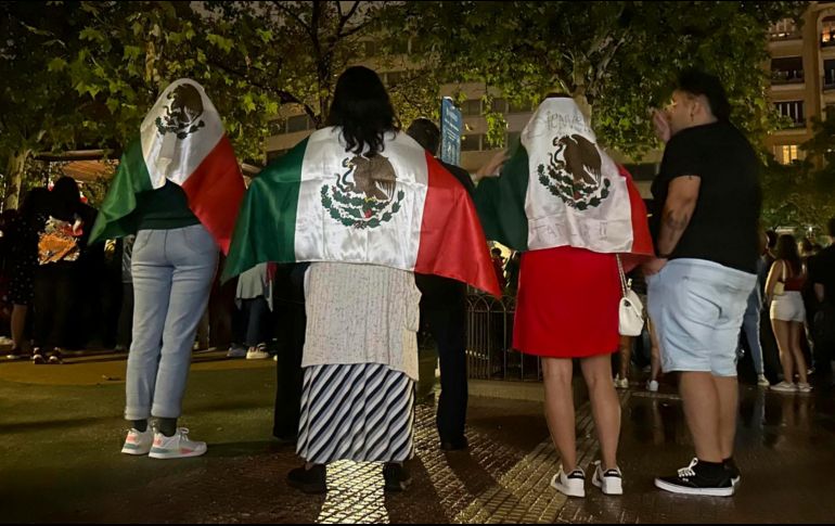 La Bandera, junto al Escudo Nacional y el Himno Mexicano están protegidos por la ley y no pueden ser alterados o modificados según los propios términos legales.  EFE / A. Báez