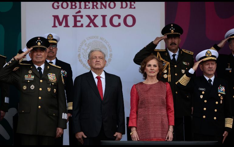 El Presidente López Obrador, acompañado su esposa Beatriz Gutiérrez Muller. EFE / J. Méndez