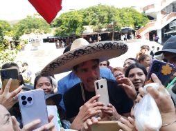 Con la finalidad de recabar firmas para lograr la constancia para ser candidato independiente, Eduardo Verástegui, estuvo de visita en Guadalajara. Especial