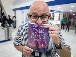 El escritor, desde el stand de Planeta, recordó el legado de Raúl Padilla. EL INFORMADOR/ A. Navarro