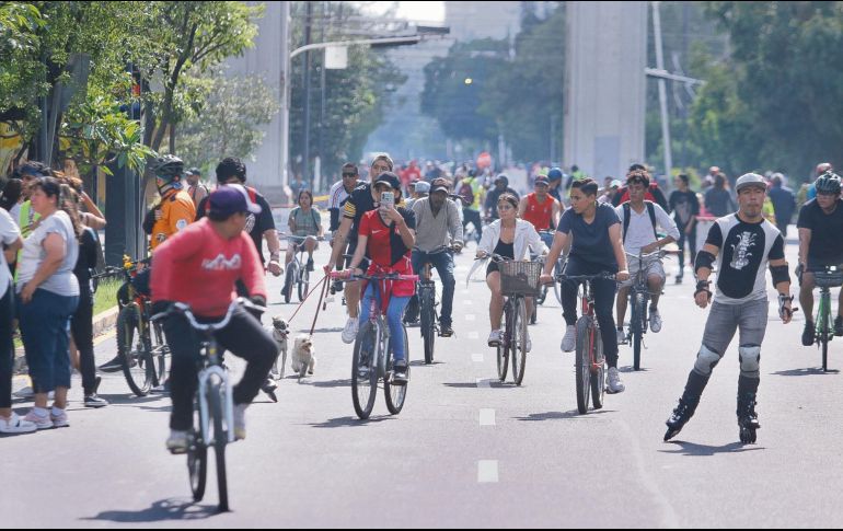 El Ayuntamiento de Guadalajara explicó que los trabajadores de la Vía exhortaron a los manifestantes para que respetaran el paseo, pero no les hicieron caso. ESPECIAL