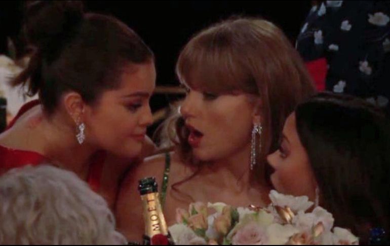 Una conversación captada entre Selena Gómez y Taylor Swift desató controversia en redes sociales. CAPTURA.