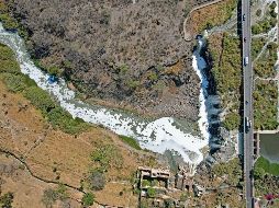 A pesar de la estrategia “Revivamos el Río Santiago”, existe un rezago histórico en el tratamiento de las aguas domésticas de la cuenca. EL INFORMADOR/ Archivo