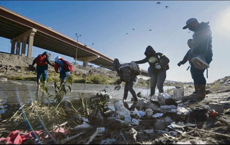 Migrantes alojados en albergues señalaron que la violencia en Ciudad Juárez confirma la fama de peligro que tiene la ciudad por las extorsiones y secuestros. AP / ARCHIVO