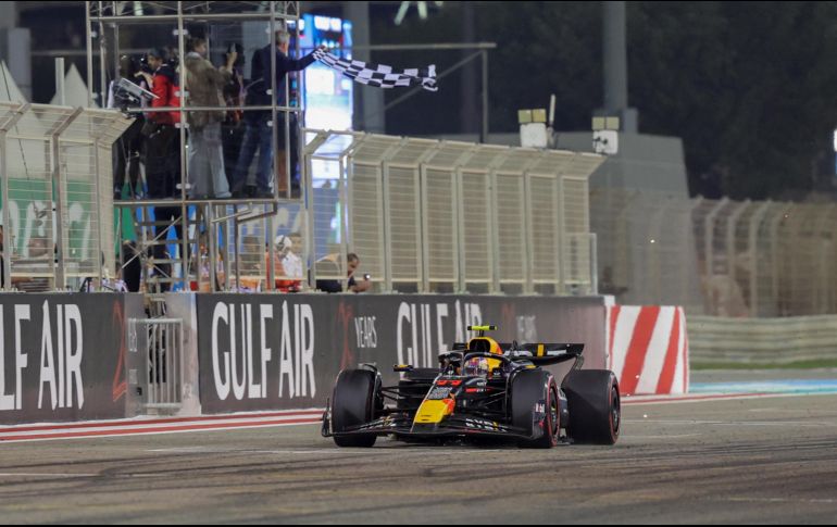 En la clasificación de constructores, Red Bull se colocó a la cabeza tras el 1-2 de Verstappen y Checo Pérez. AFP / G. Cacace