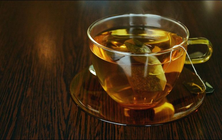 Los tés son una opción viable para lograr un sueño reparador. ESPECIAL/ Foto de congerdesign en Pixabay