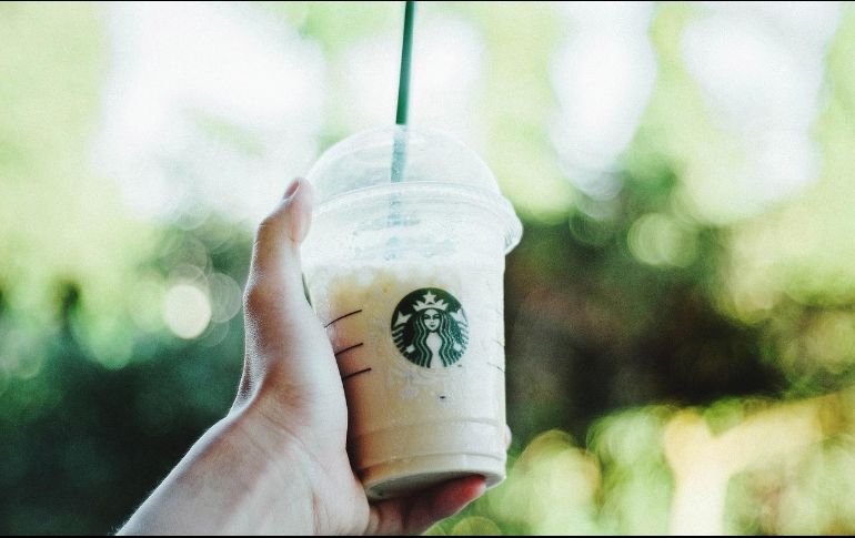 Entre las restricciones de Starbucks está que la promoción no aplicará al ordenar en tiendas físicas. Pixabay.