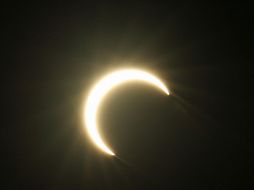 Mirar directamente un eclipse puede traer consecuencias graves. EFE/ARCHIVO
