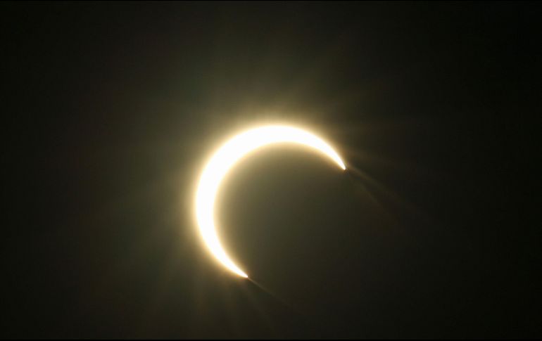 Mirar directamente un eclipse puede traer consecuencias graves. EFE/ARCHIVO