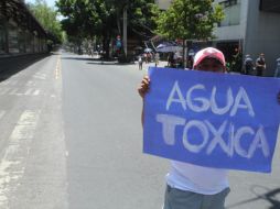 Vecinos de la Alcaldía Benito Juárez protesta por el agua contaminada que sale de las tuberías de sus hogares. SUN / ARCHIVO