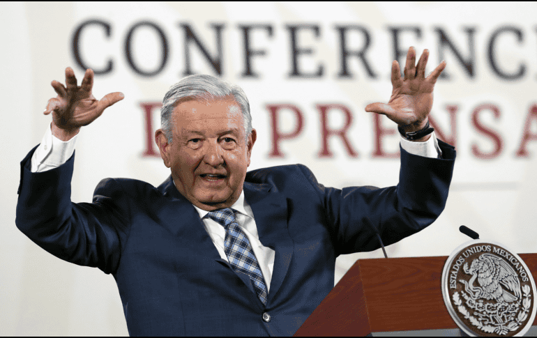 López Obrador defendió hoy la votación del polémico Fondo de Pensiones, una bolsa de 40 MMDP que busca garantizar el pago de jubilaciones con 100% del último sueldo. EFE / M. Guzmán