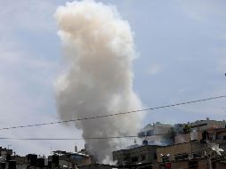 Columnas de humo se alzan tras embate de las fuerzas militares israelíes en Nur Shams. EFE