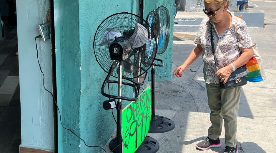 Ante la ola de calor que aqueja a todo México, los ventiladores son muy utilizados; sin embargo, el uso de electricidad genera que el recibo de la luz salga con un monto elevado. EL INFORMADOR / ARCHIVO